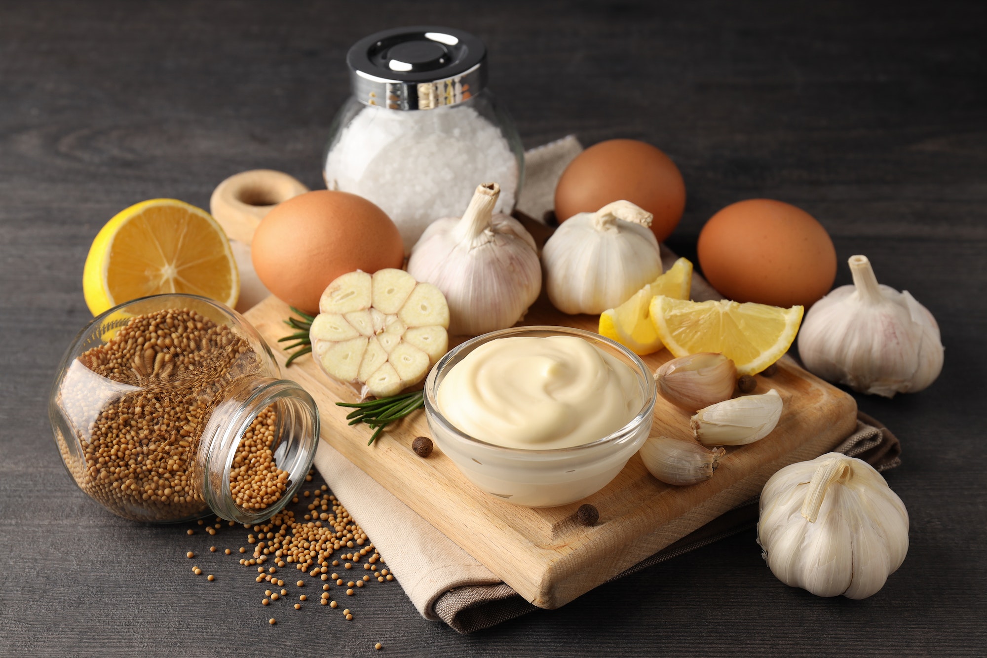 Read more about the article 5 Health Benefits of Garlic [+Tips To Maximize Them!]